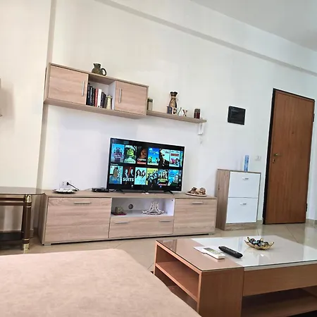 Lägenhet Modern , Quiet , Family Friendly & Fully Furnished