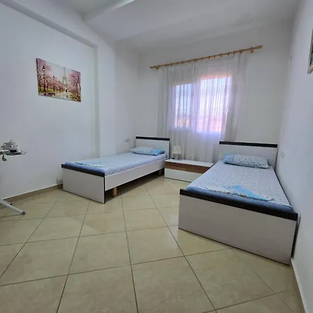 Lejlighed Modern , Quiet , Family Friendly & Fully Furnished *