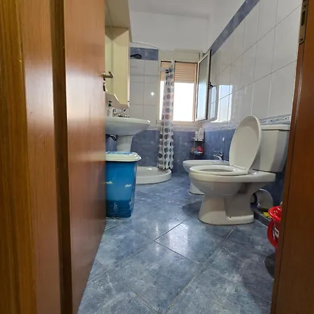 Modern , Quiet , Family Friendly & Fully Furnished Lejlighed Vlorë