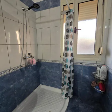 Modern , Quiet , Family Friendly & Fully Furnished
