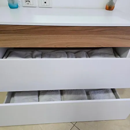 Modern , Quiet , Family Friendly & Fully Furnished * Vlorë
