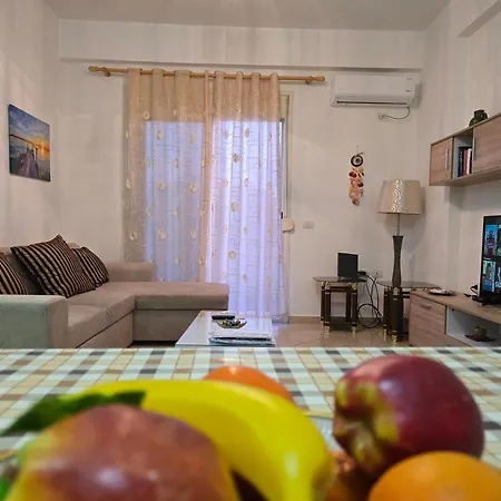 Modern , Quiet , Family Friendly & Fully Furnished Apartamento Vlorë