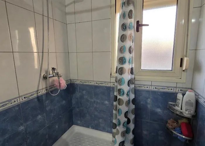 Modern , Quiet , Family Friendly & Fully Furnished