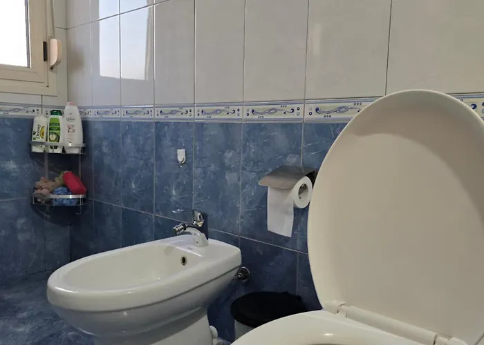 Modern , Quiet , Family Friendly & Fully Furnished Apartamento Vlorë