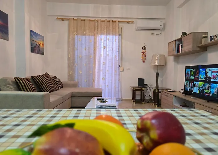 Modern , Quiet , Family Friendly & Fully Furnished Apartamento Vlorë